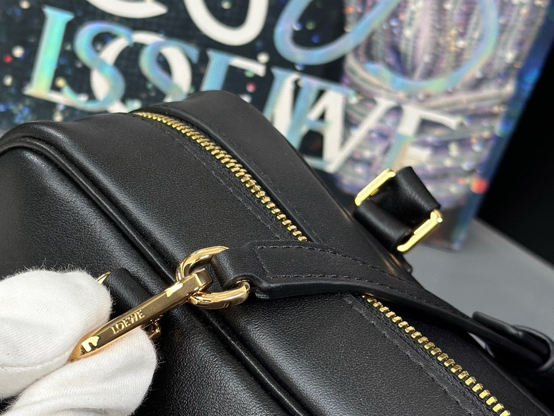 Loewe Amazon Cropped