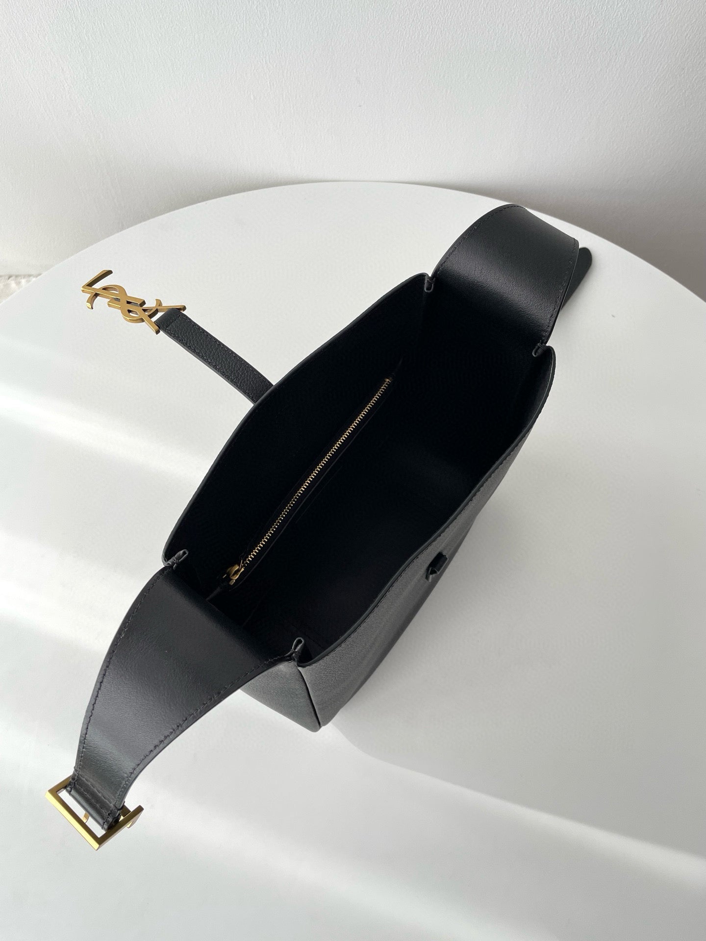 Ysl Le 5 A 7 Supple Small