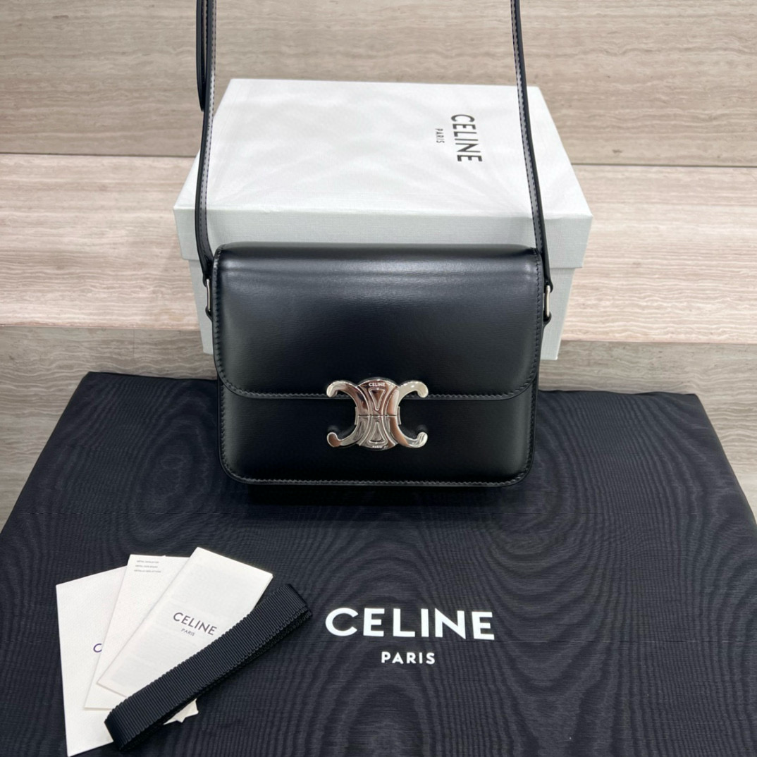 Celine Teen Triomphe