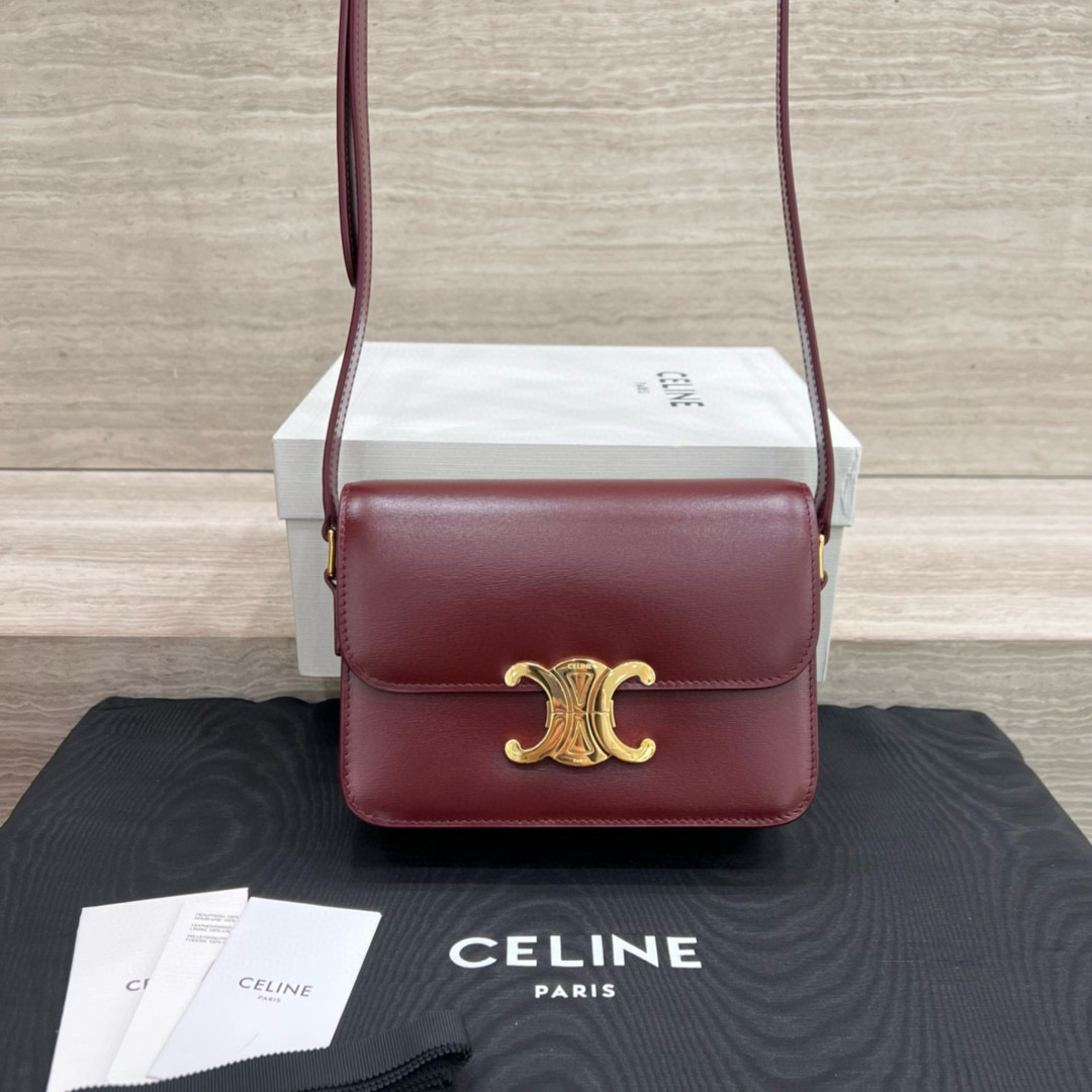 Celine Teen Triomphe