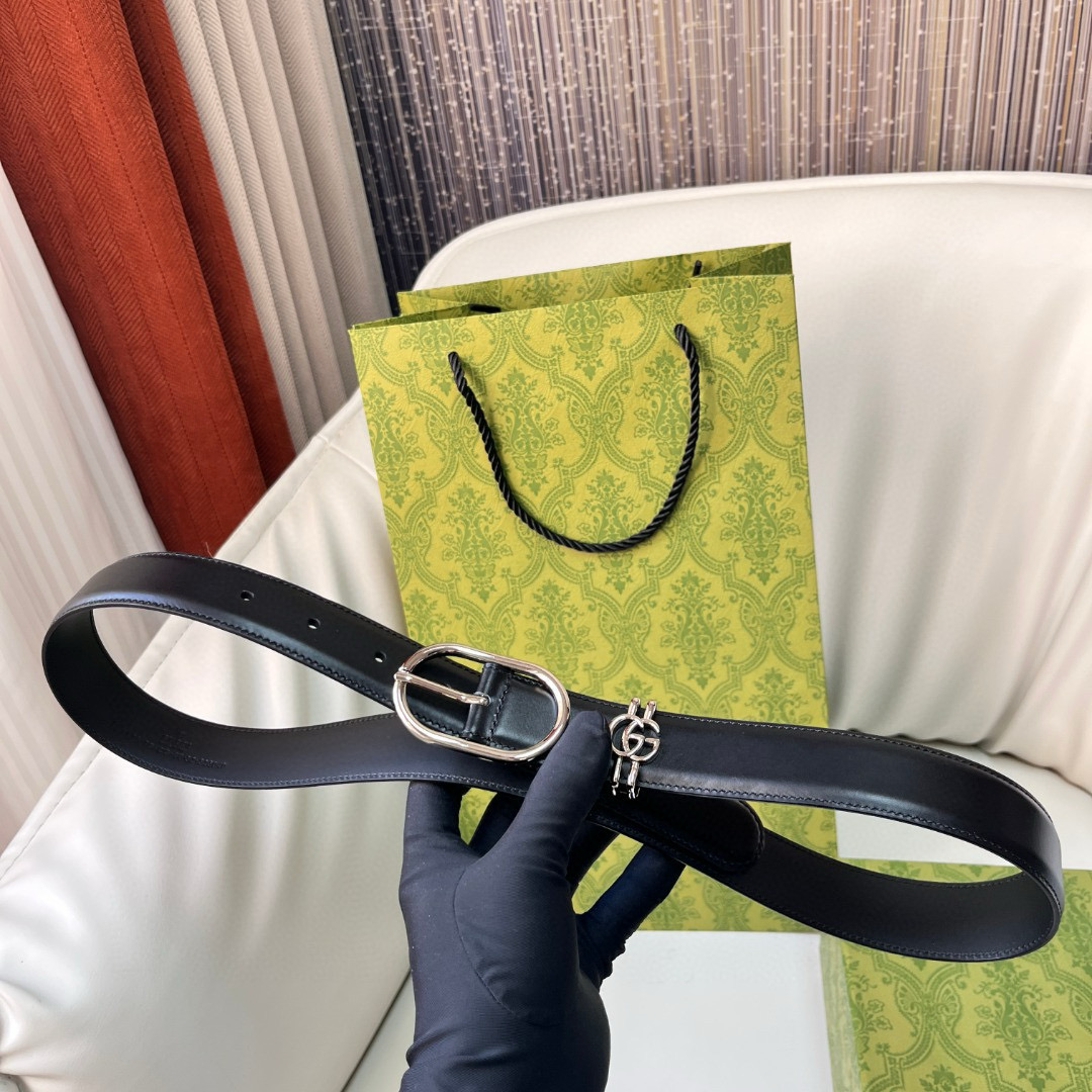 Gucci With Oval Buckle Belt