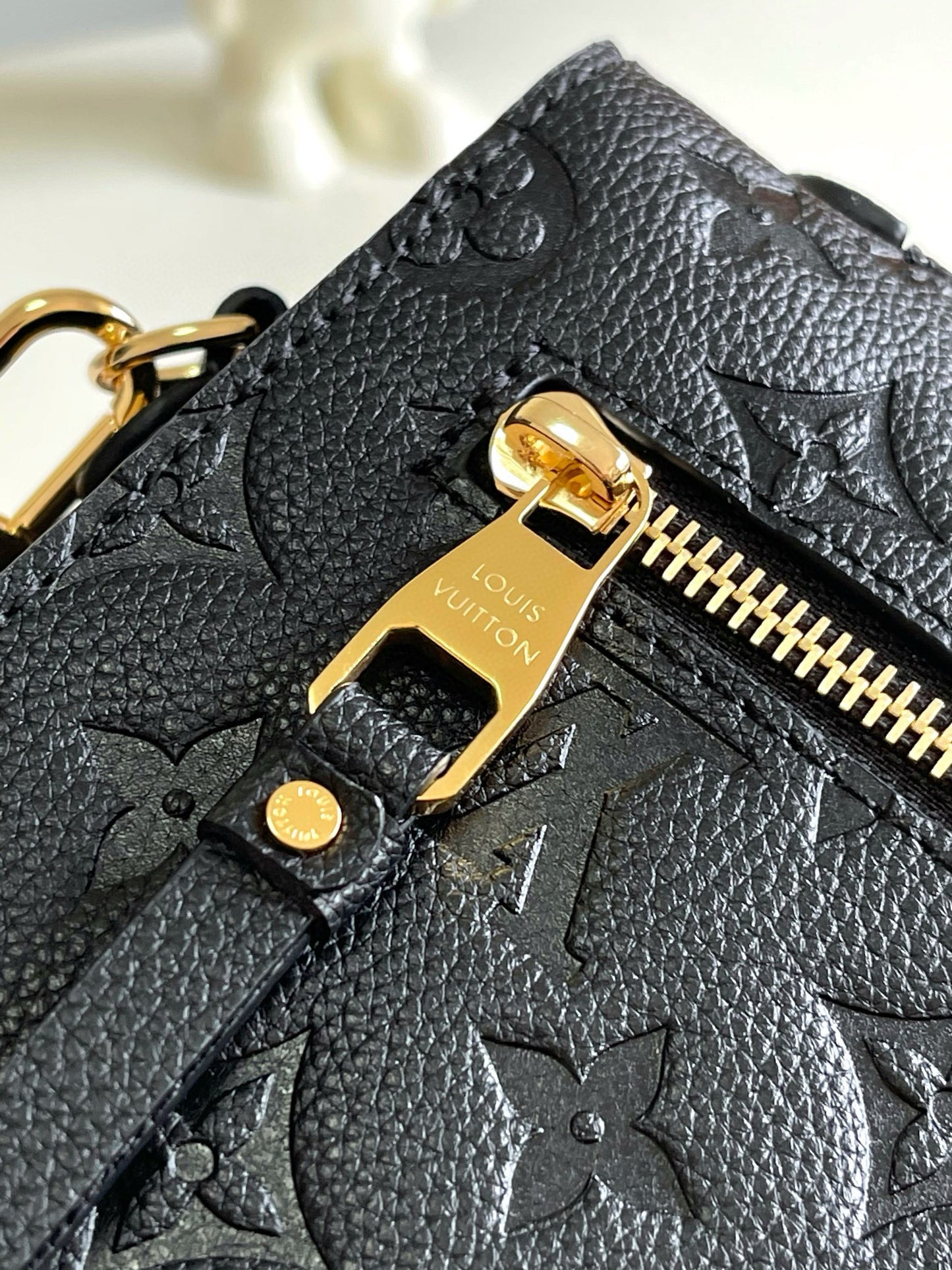 Louis Vuitton Pochette Metis