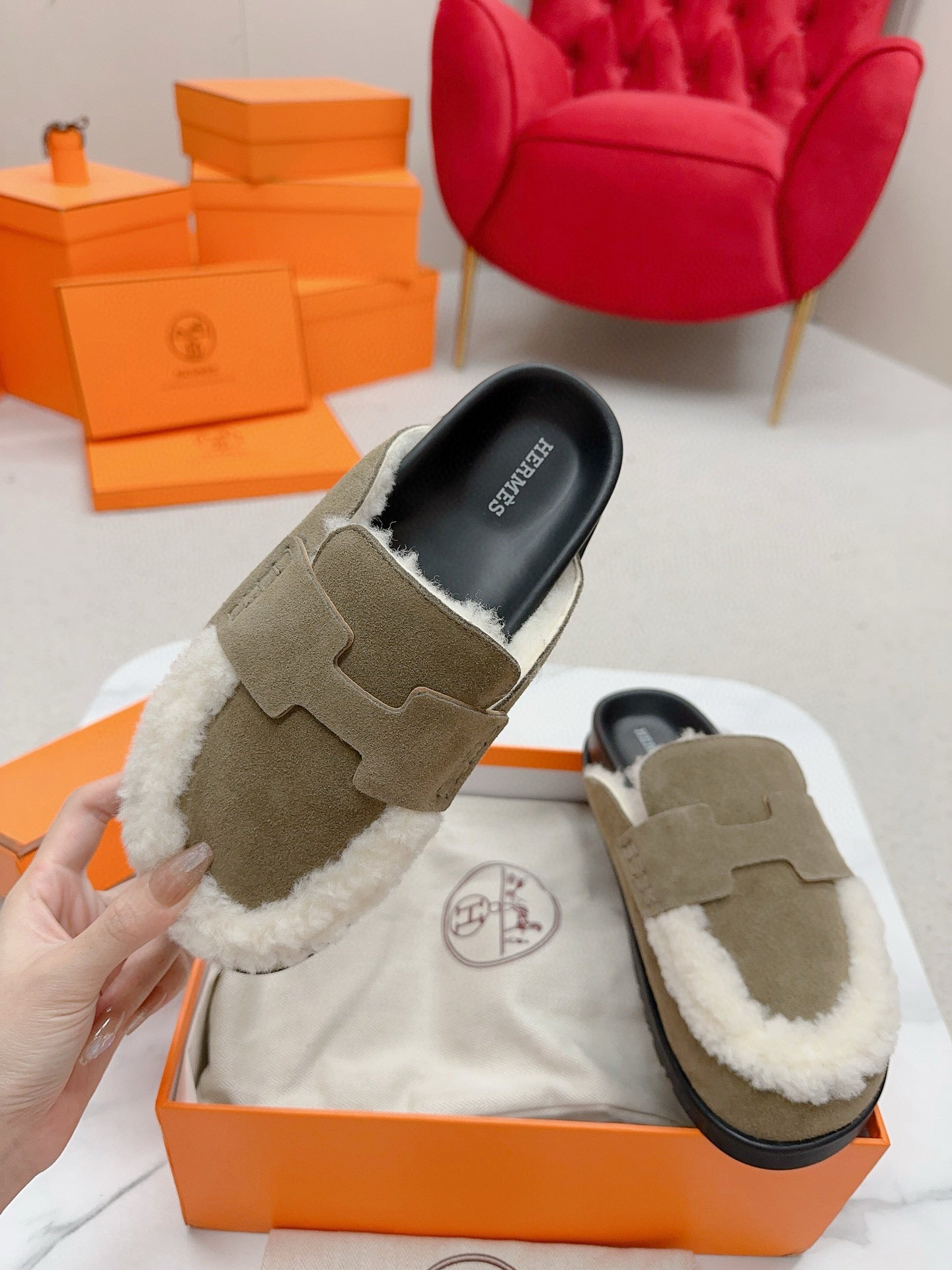 Hermes Slipper
