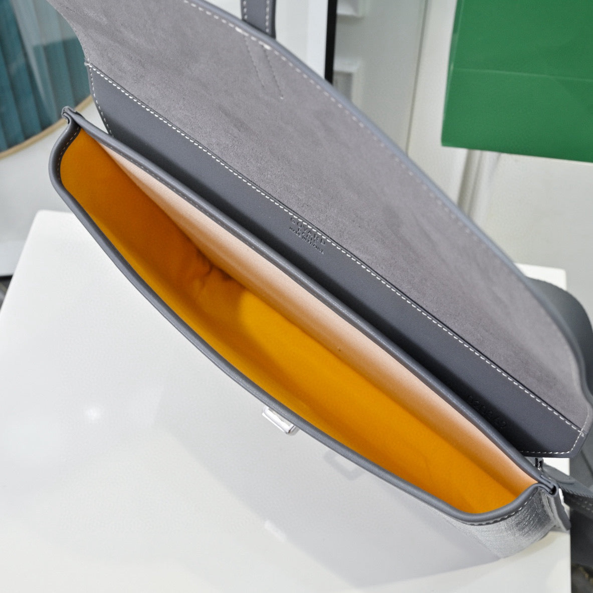 Gyrd Coursıer Messenger