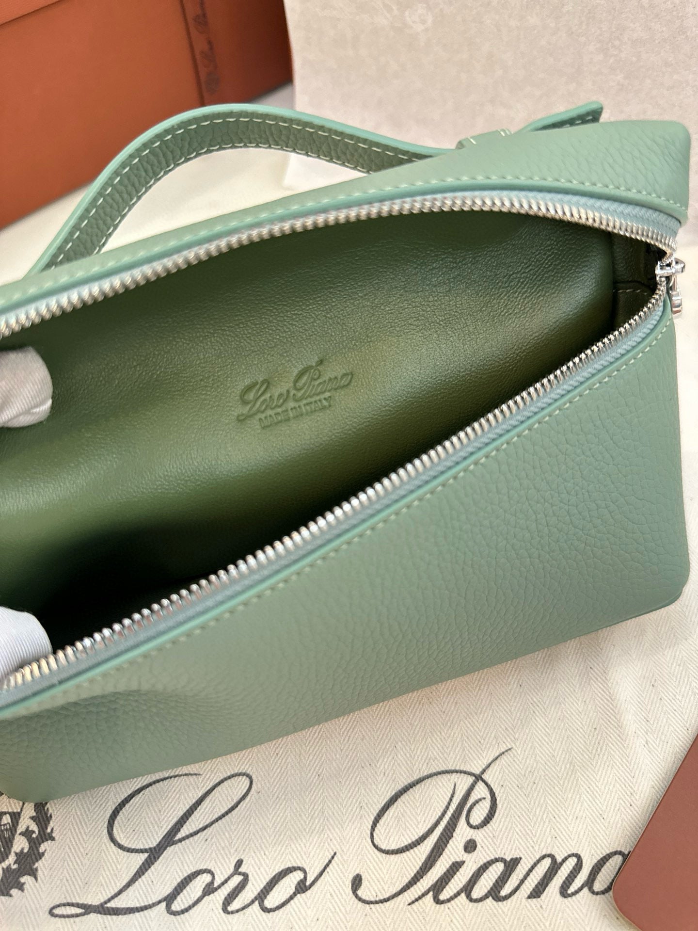 Loro Piana Extra Pocket L19