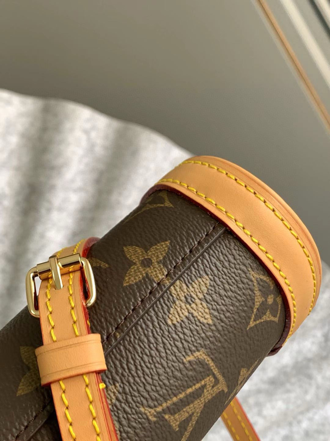 Louis Vuitton Fold Me Pouch