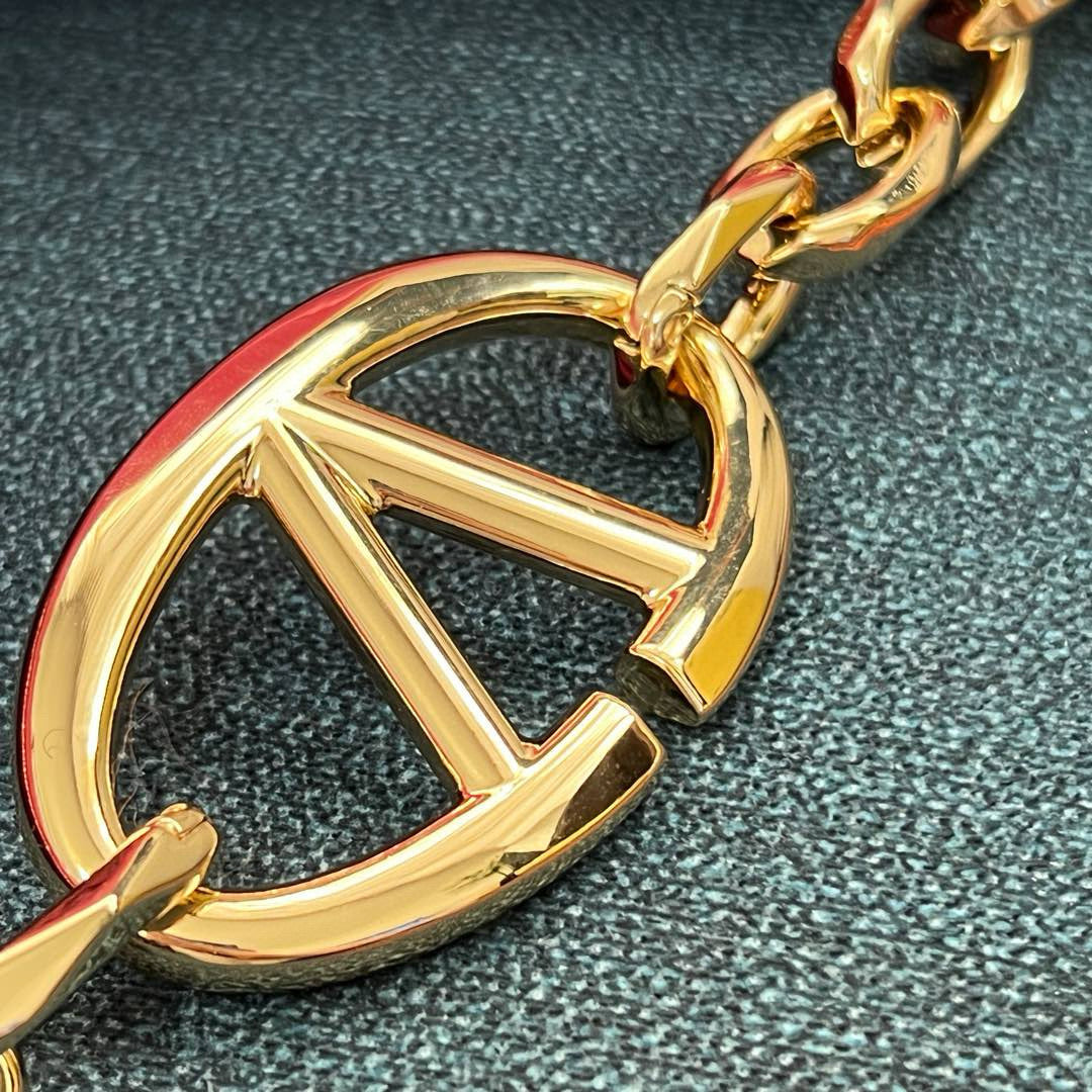 Valentino Vlogo Moon