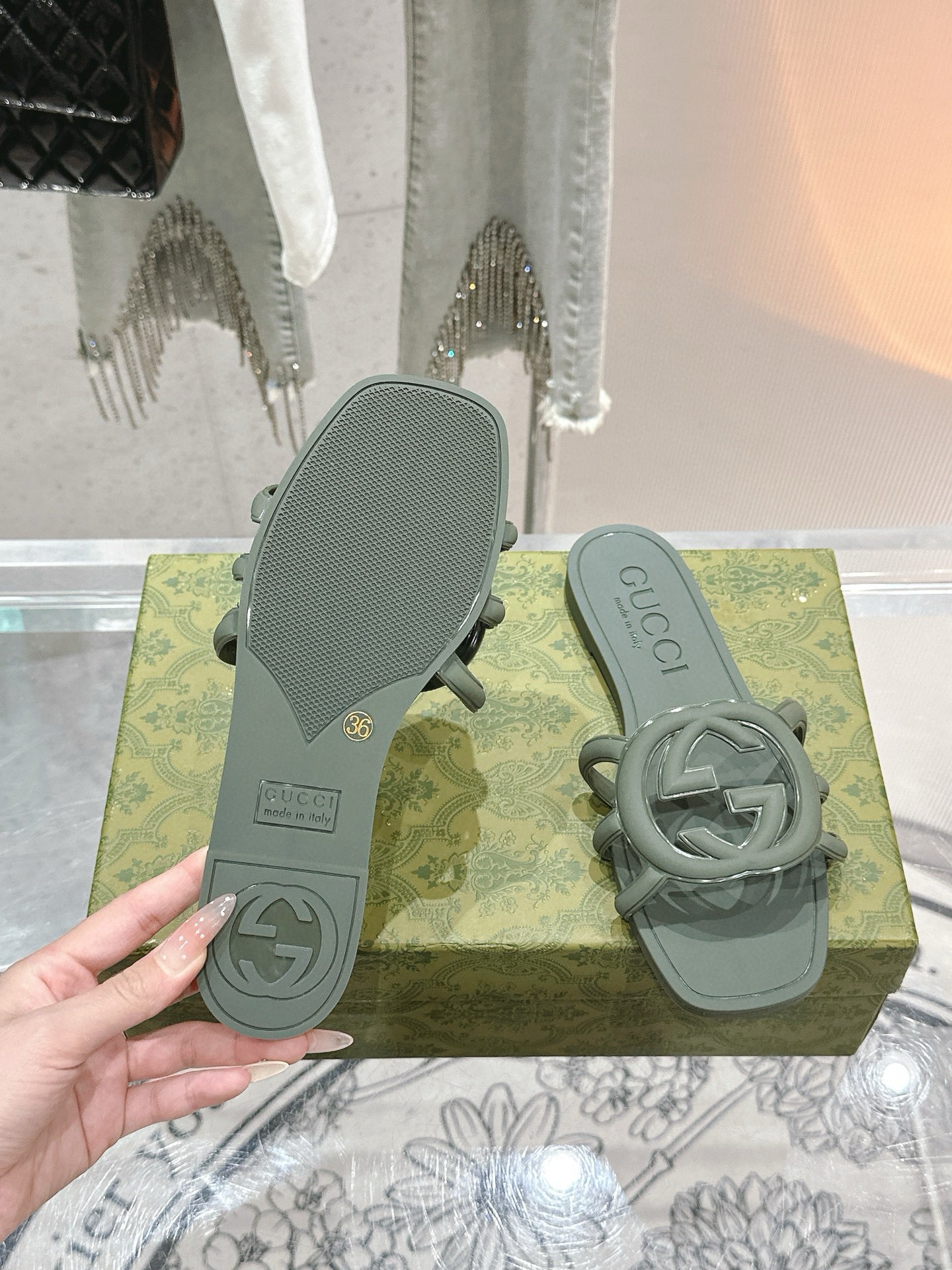 Interlocking G Slide Sandal