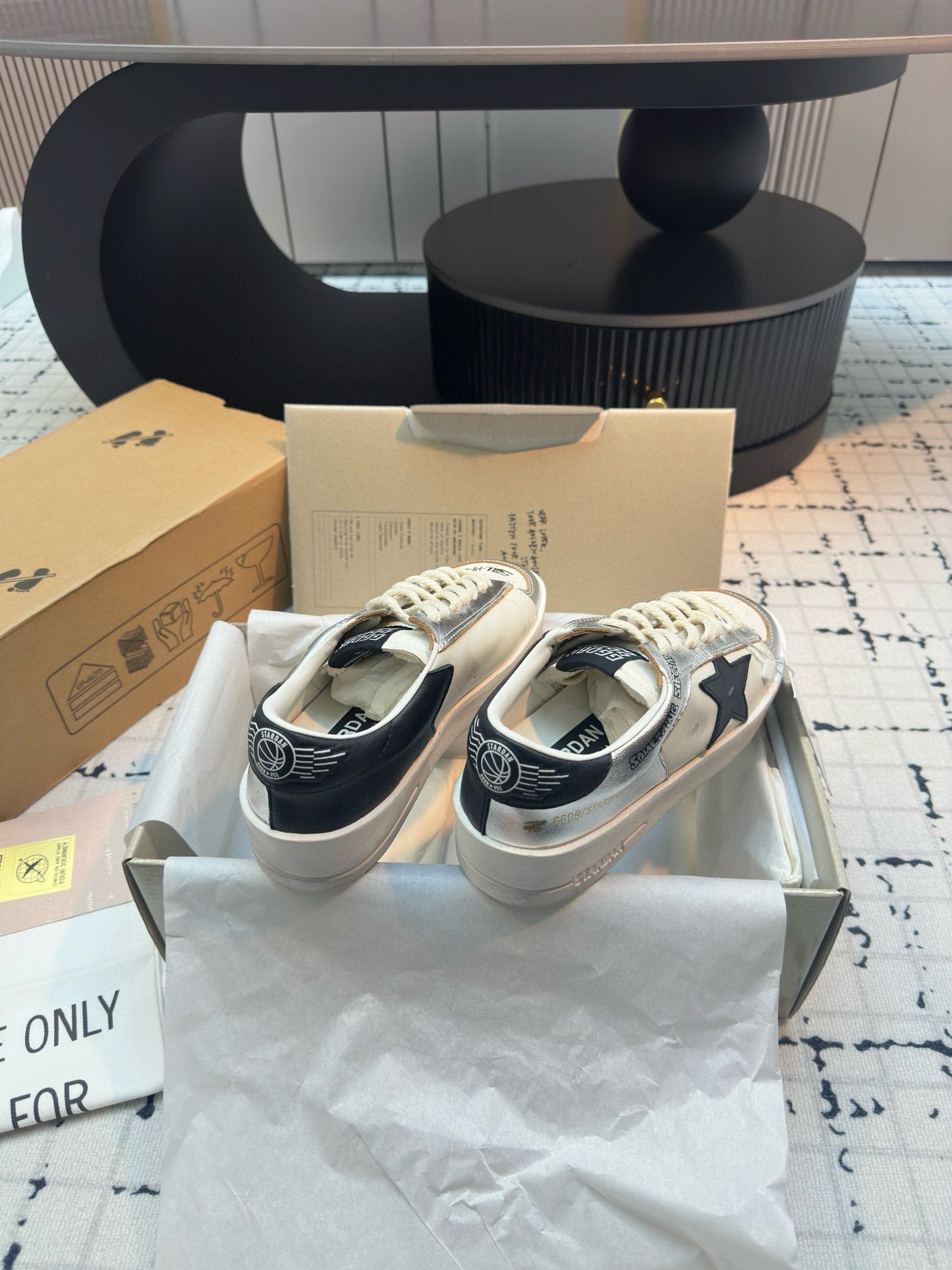 Golden Goose Sneaker