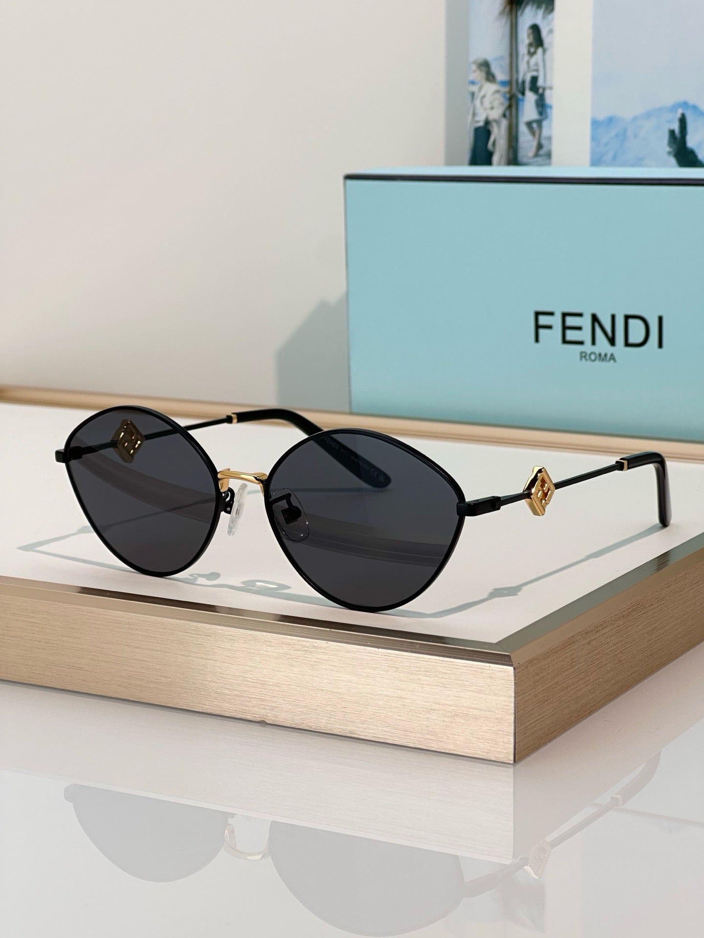Fend FE40217U