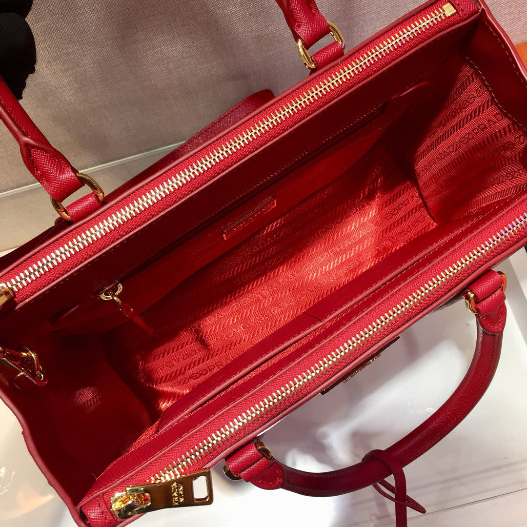 Prada Galleria Medium Saffiano