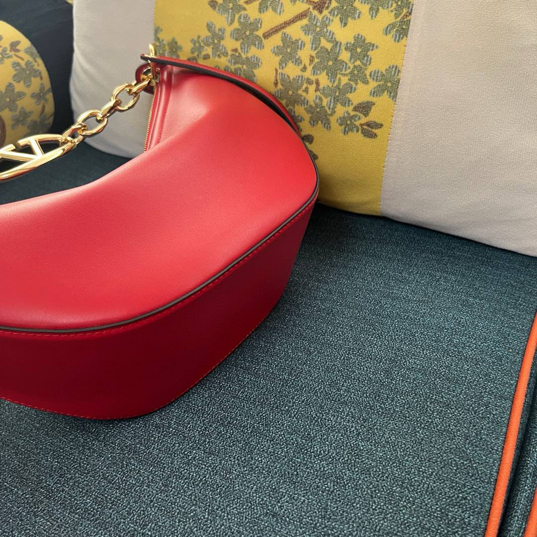 Valentino Vlogo Moon