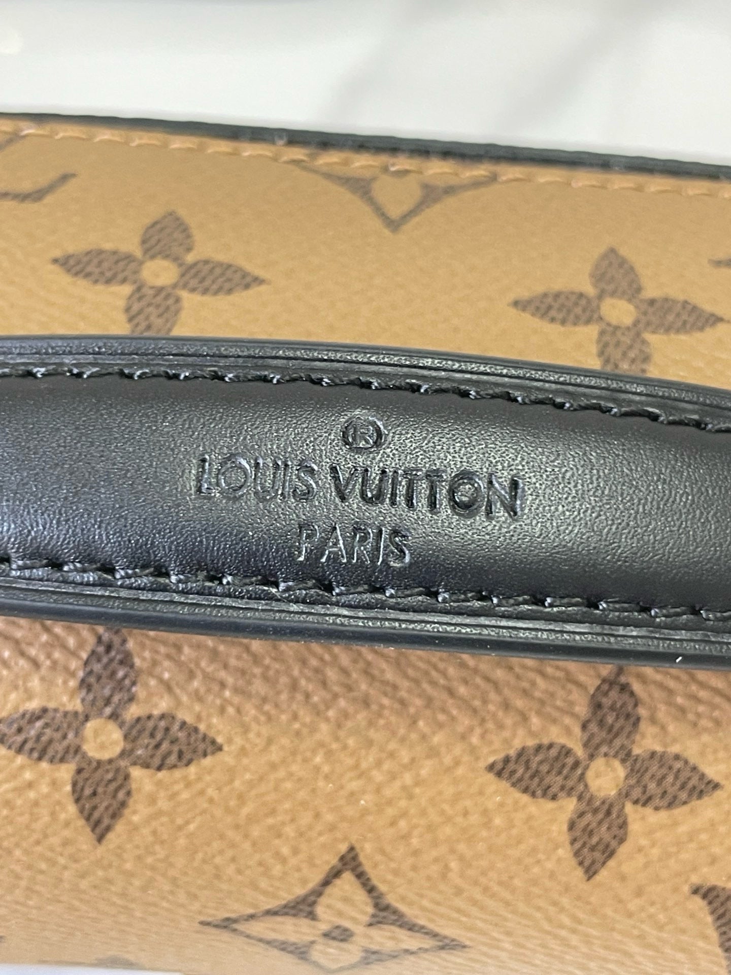 Louis Vuitton Pochette Metis East West