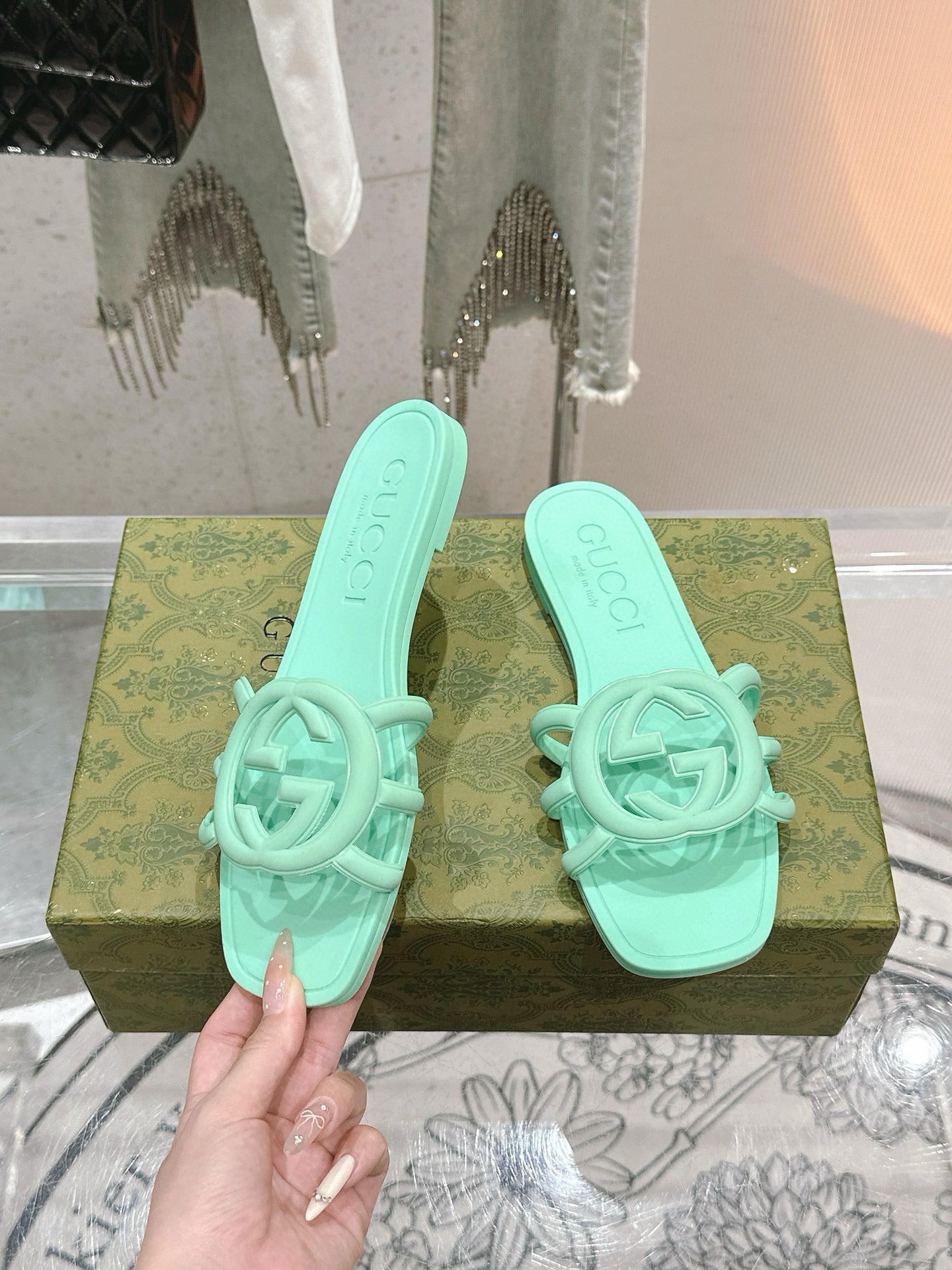 Interlocking G Slide Sandal