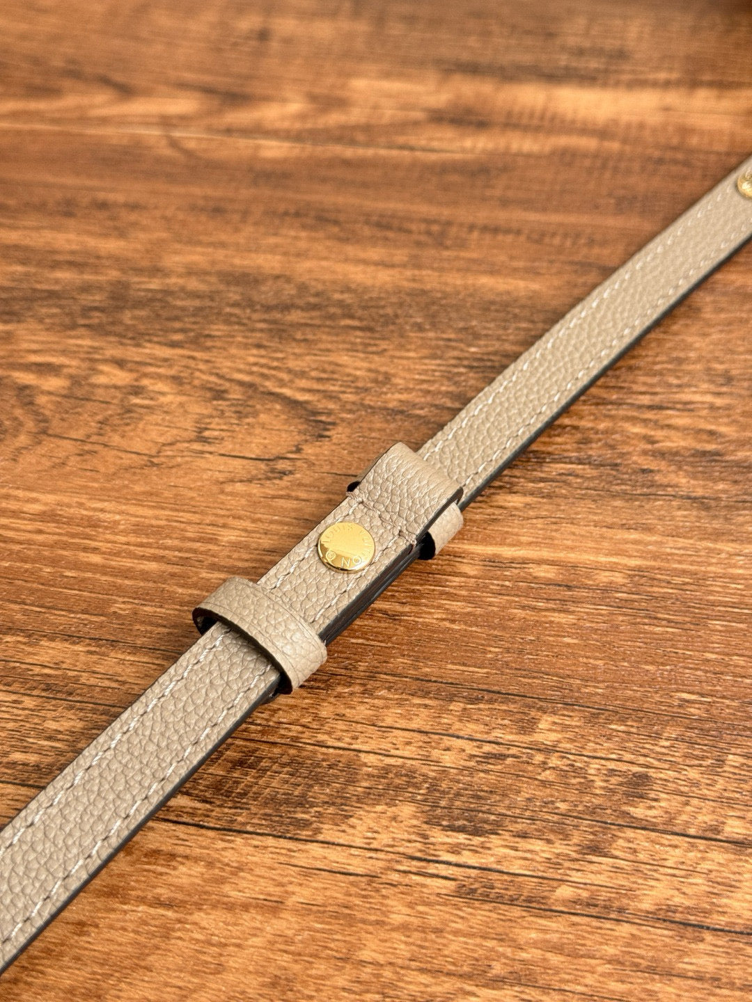 Louis Vuitton Pochette Metis East West