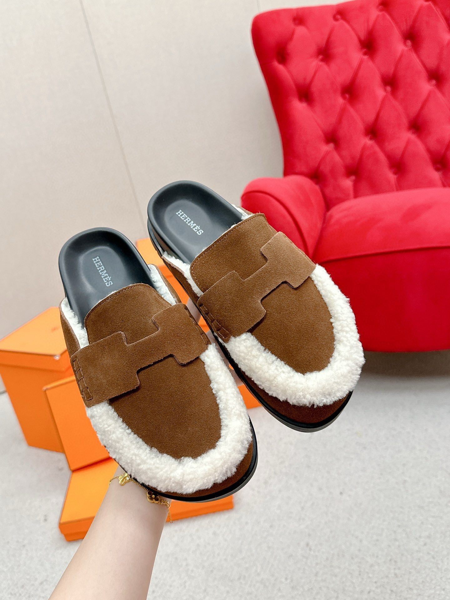 Hermes Slipper