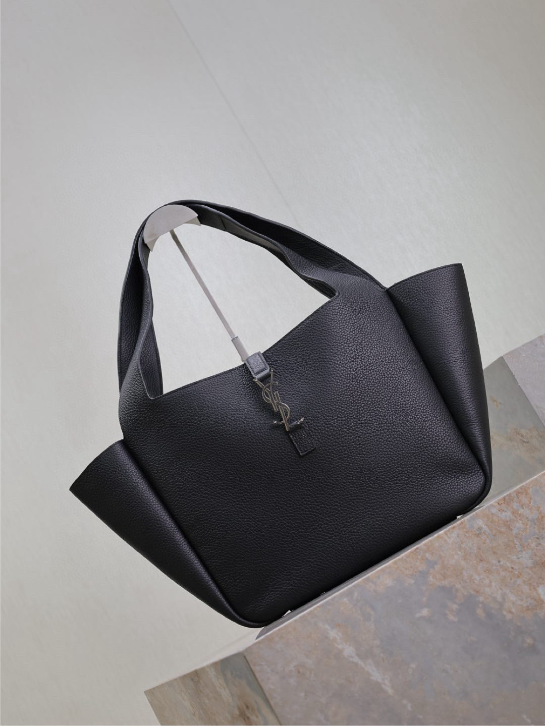 Yves Saint Laurent Le 5 A 7 Bea