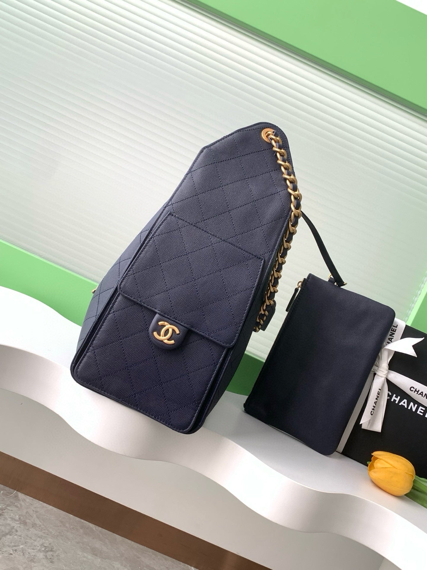 Large 25 Handbag