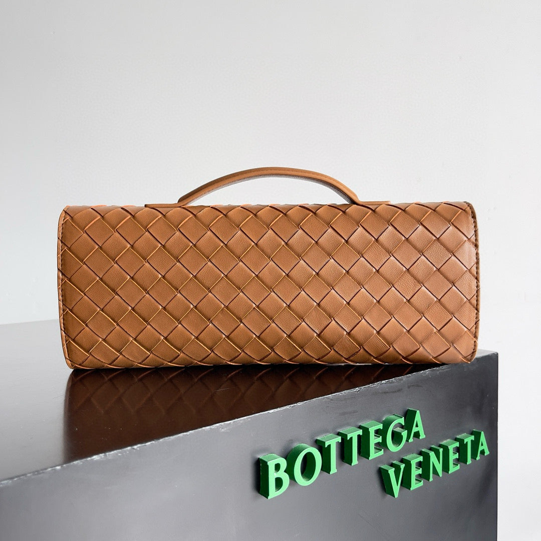 Bottega Veneta Andiamo Clutch