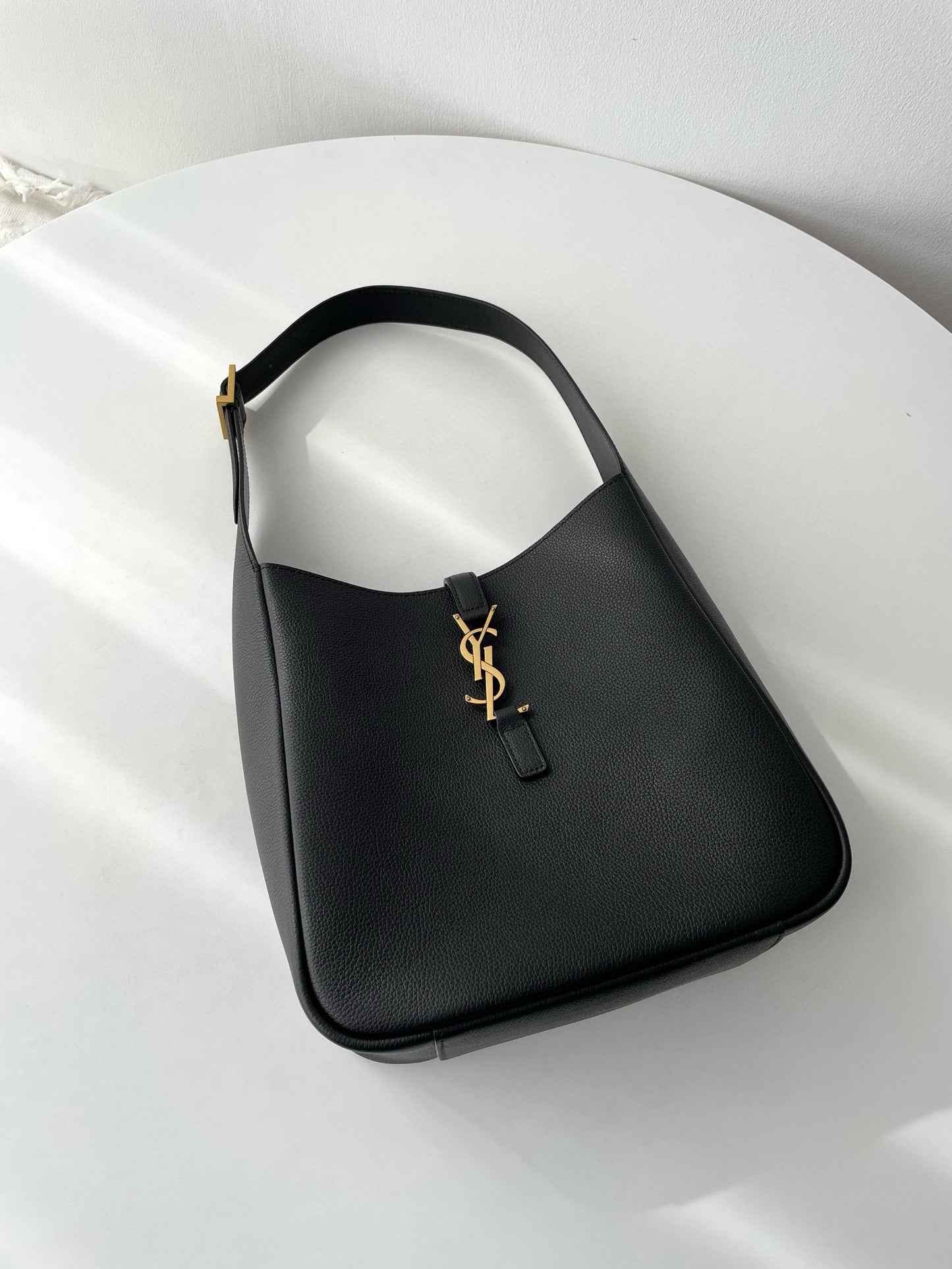 Ysl Le 5 A 7 Supple Small