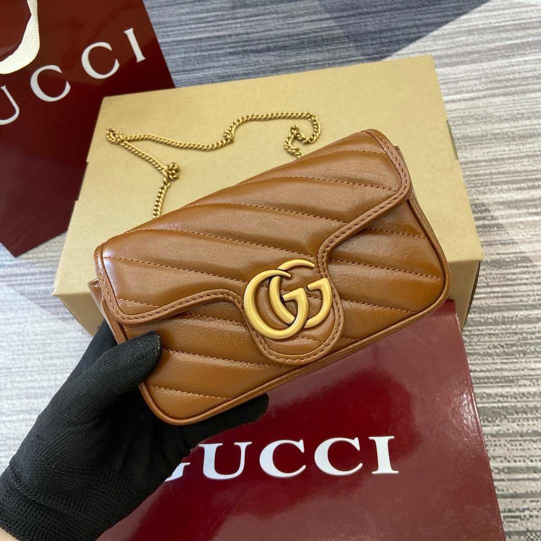 Gucci GG Marmont Super Mini
