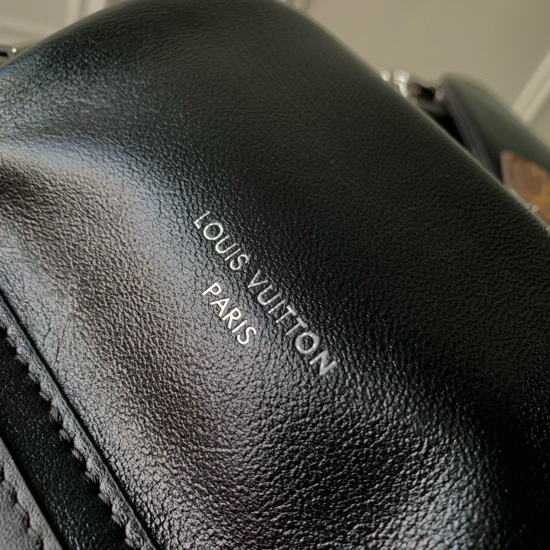 Louis Vuitton Montsouris Vibe Pm