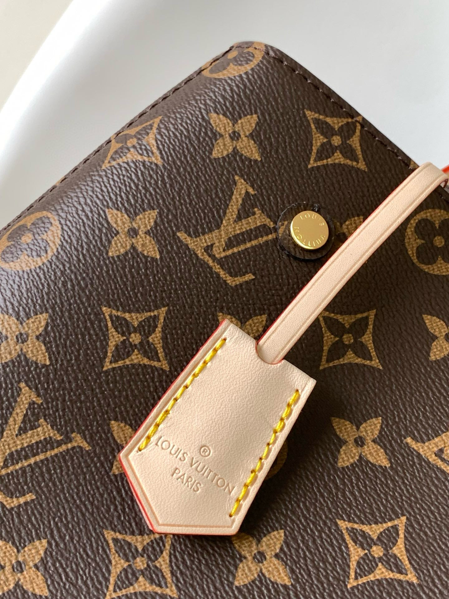 Louis Vuitton Montaigne