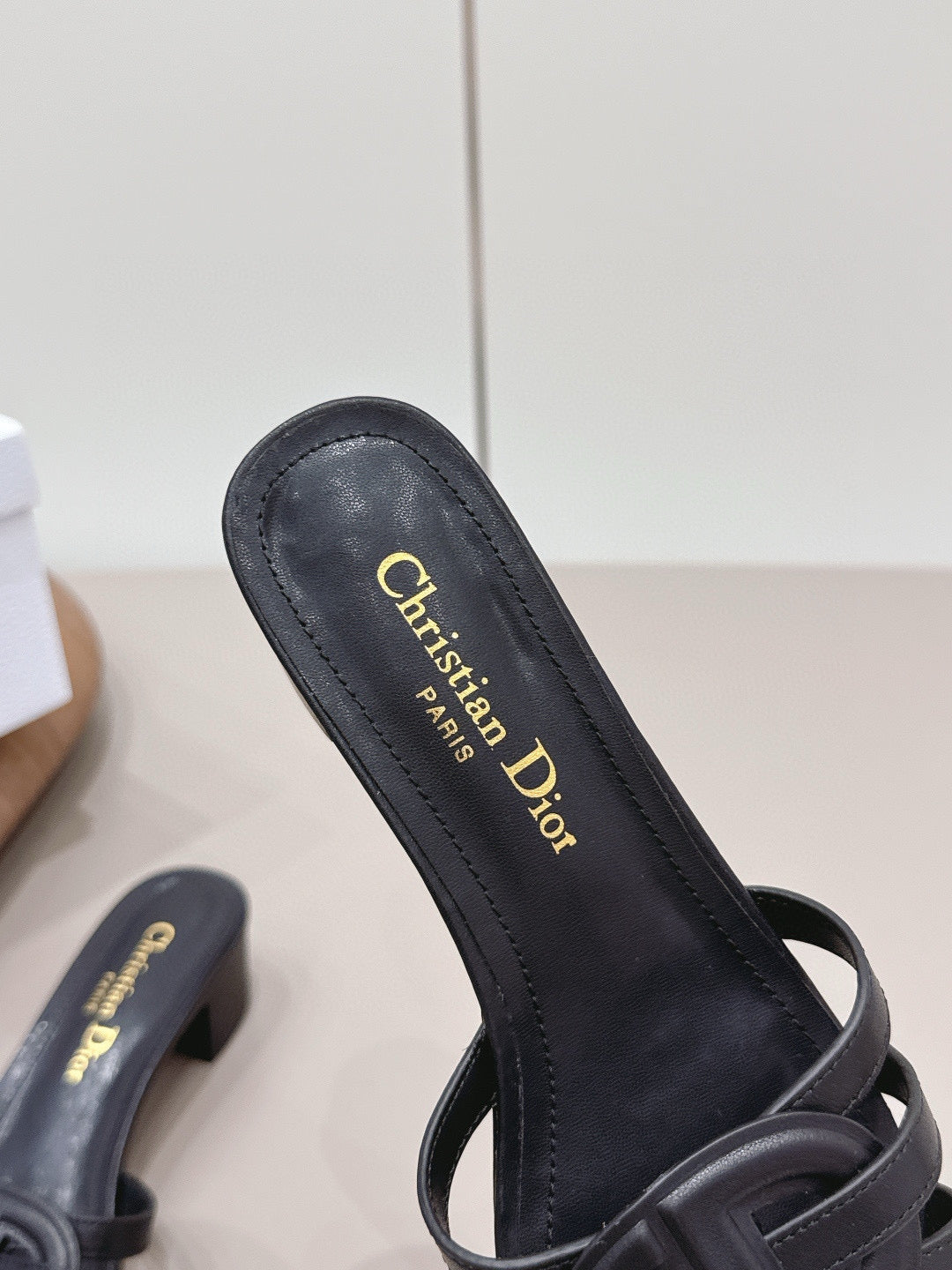 CD Slipper