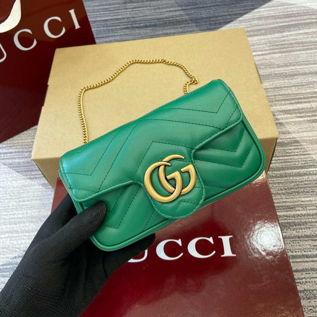 Gucci GG Marmont Super Mini