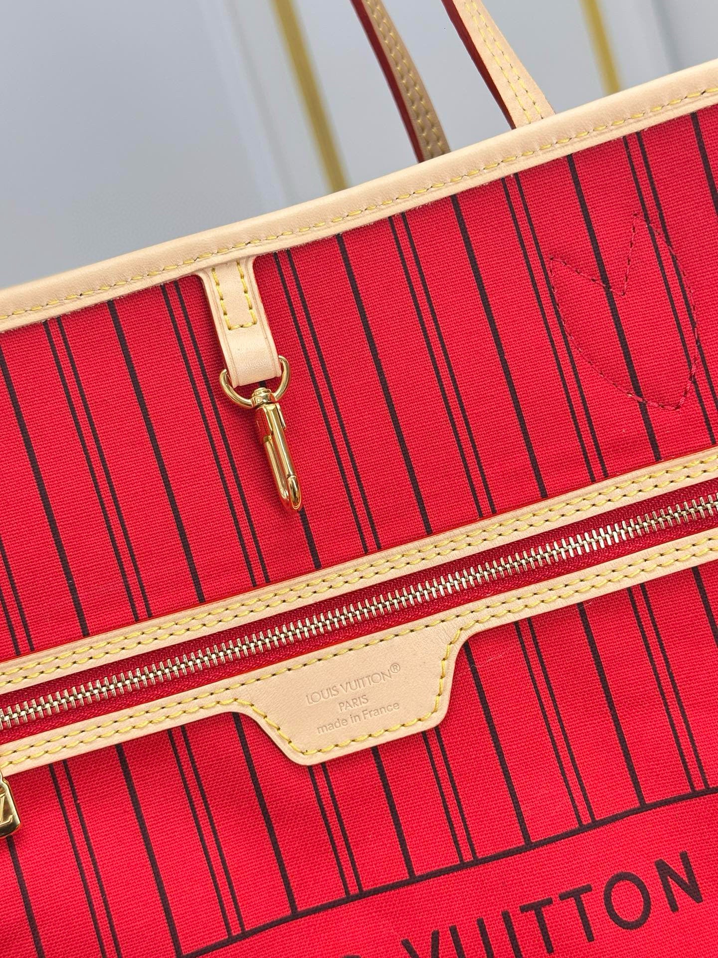 Louis Vuitton Neverfull Bandouliere Inside Out MM