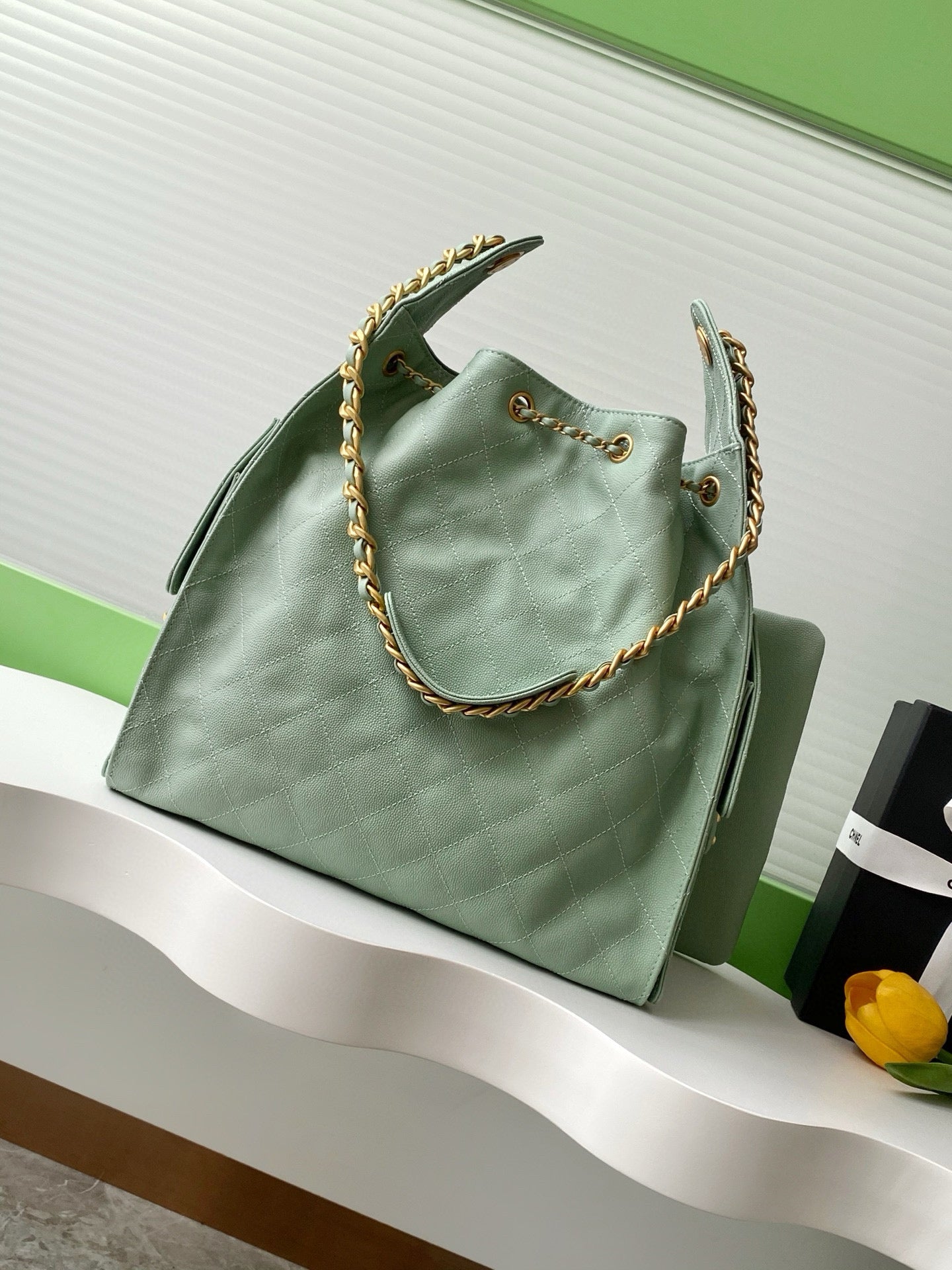 Large 25 Handbag