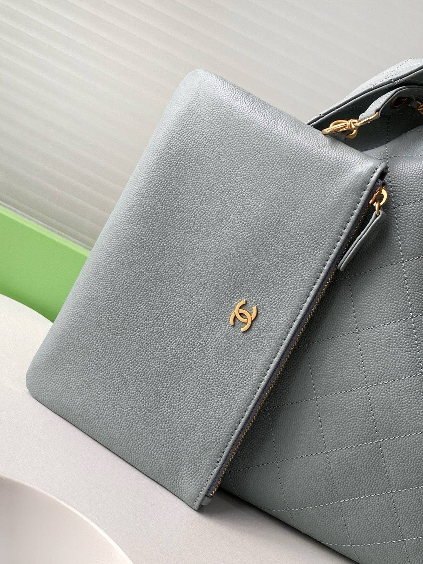 Large 25 Handbag