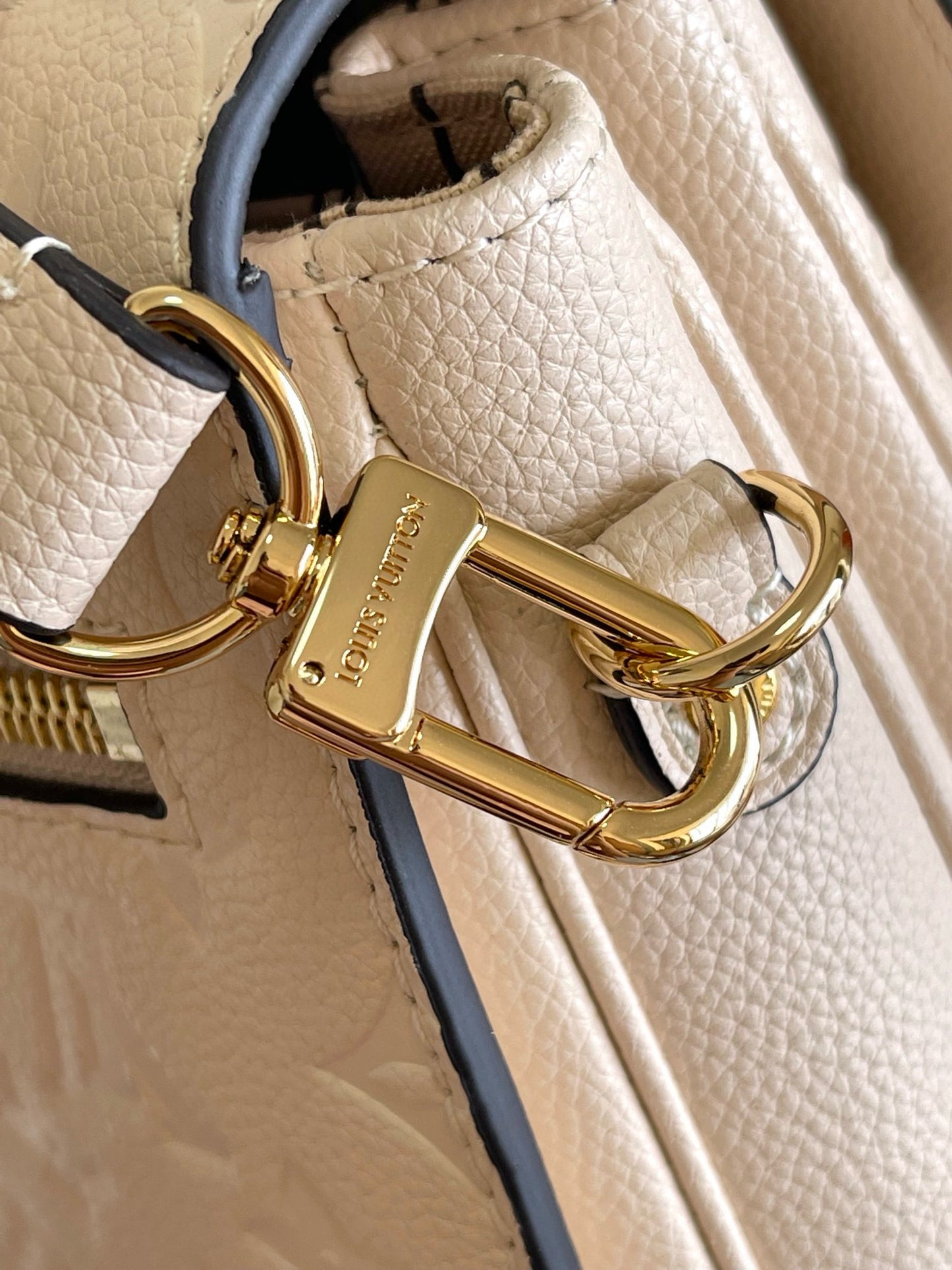 Louis Vuitton Pochette Metis