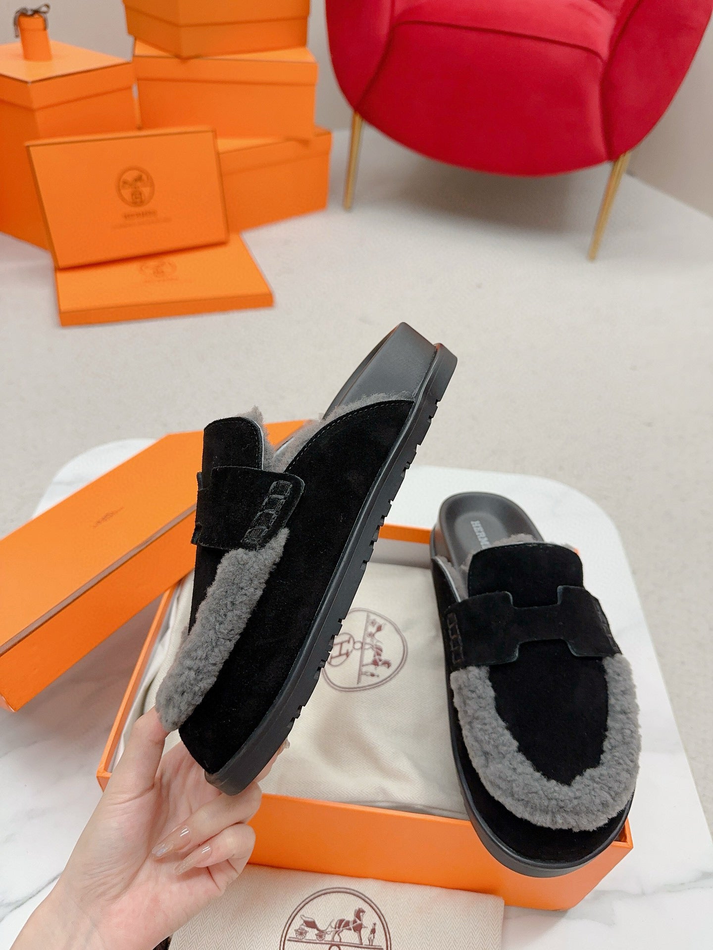 Hermes Slipper