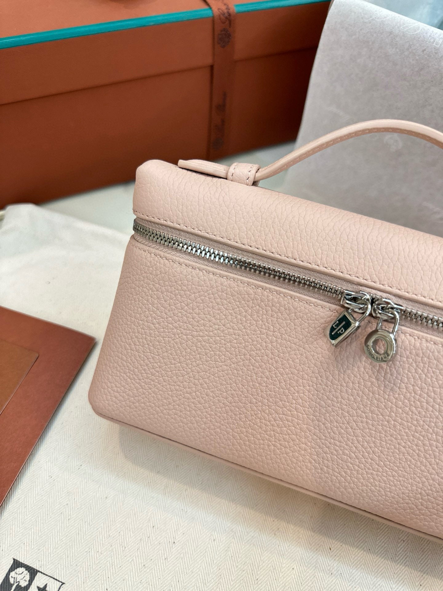 Loro Piana Extra Pocket L19