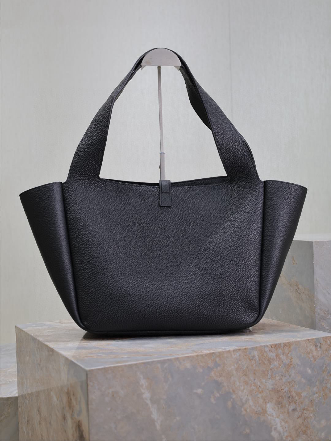 Yves Saint Laurent Le 5 A 7 Bea