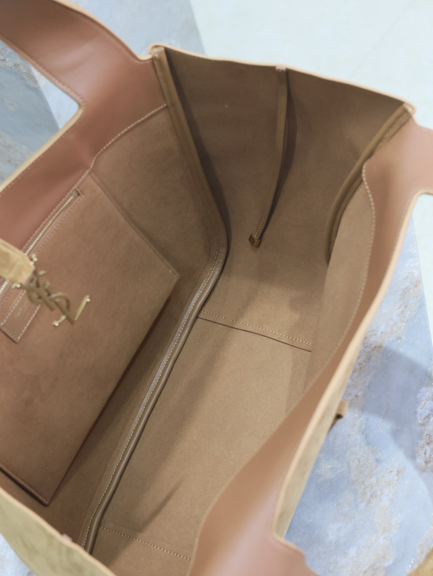 Yves Saint Laurent Le 5 A 7 Bea