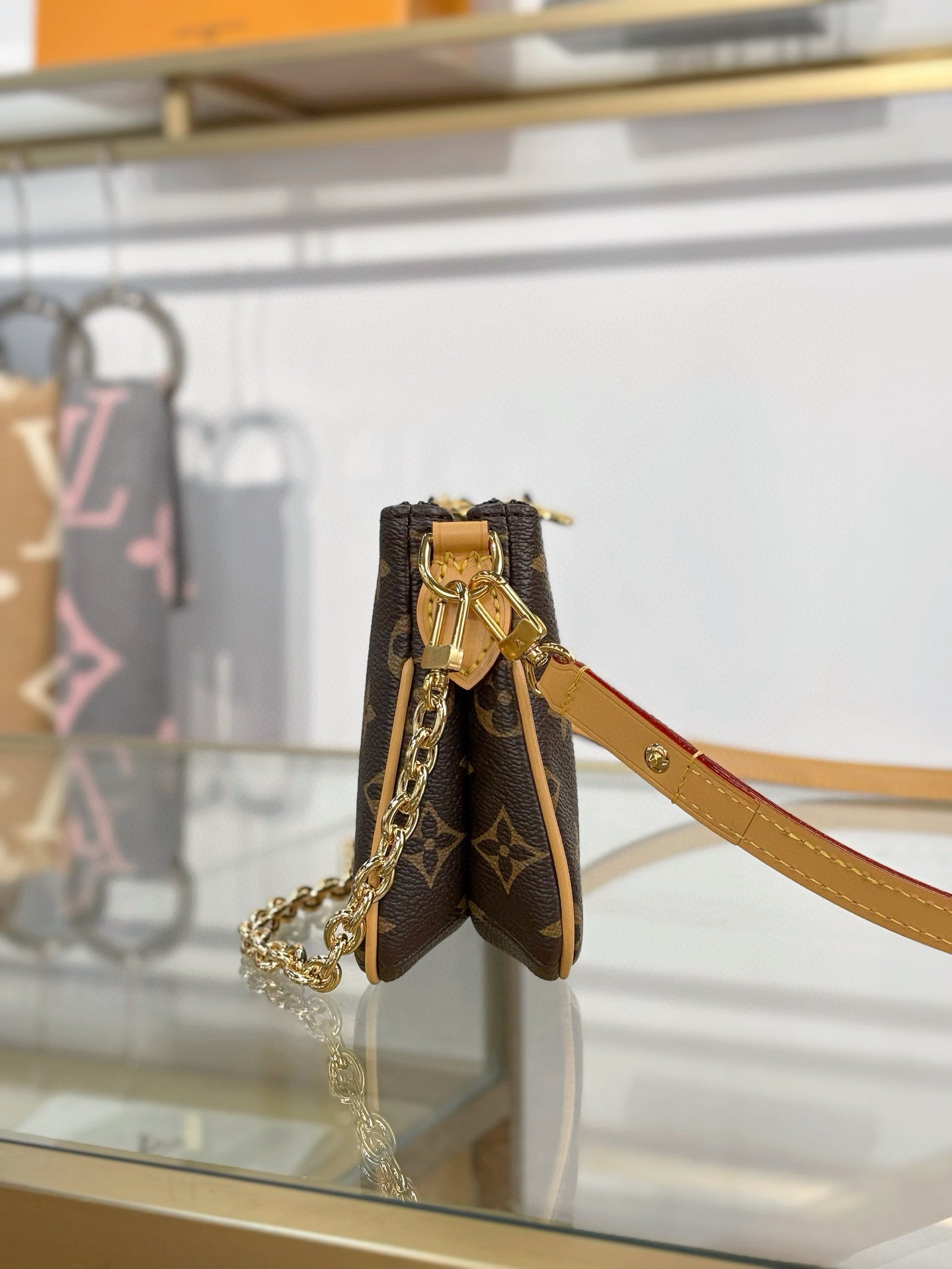 Liv Pochette