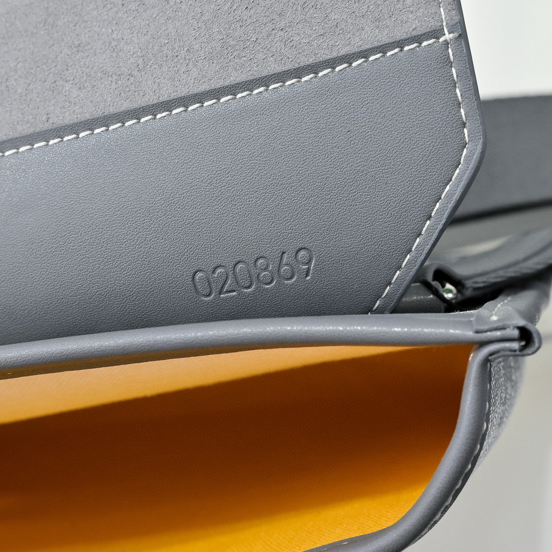 Gyrd Coursıer Messenger