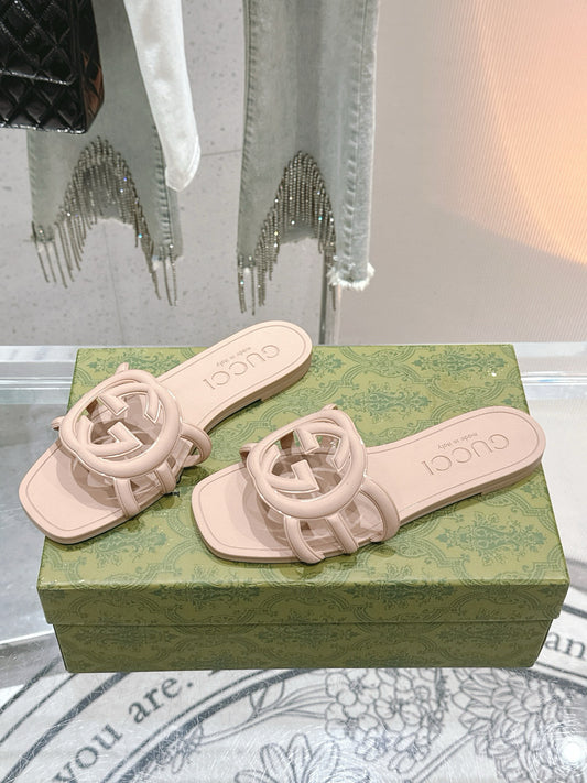 Interlocking G Slide Sandal