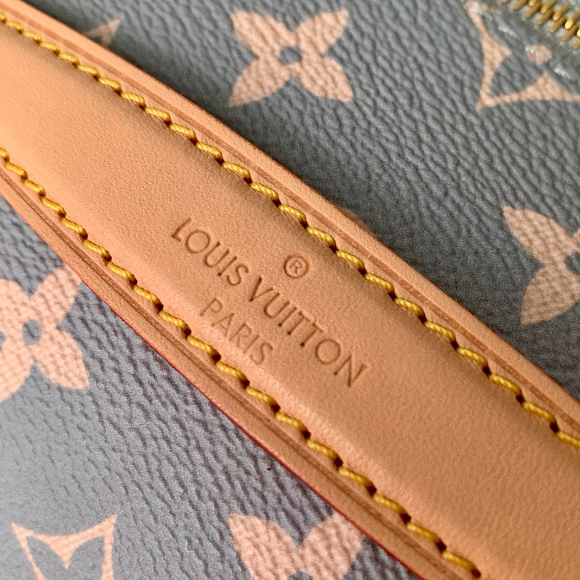 Louis Vuitton Pochette Mesit East West