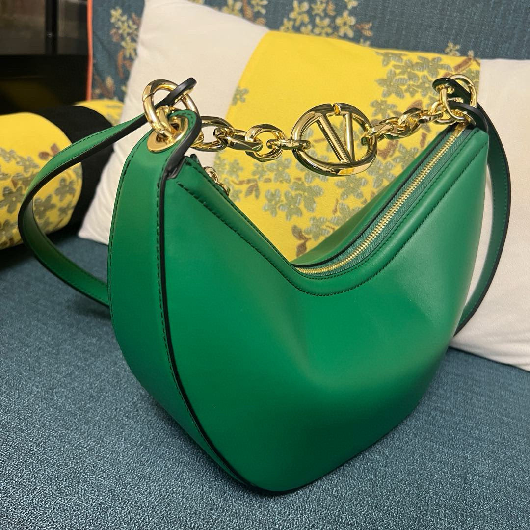 Valentino Vlogo Moon