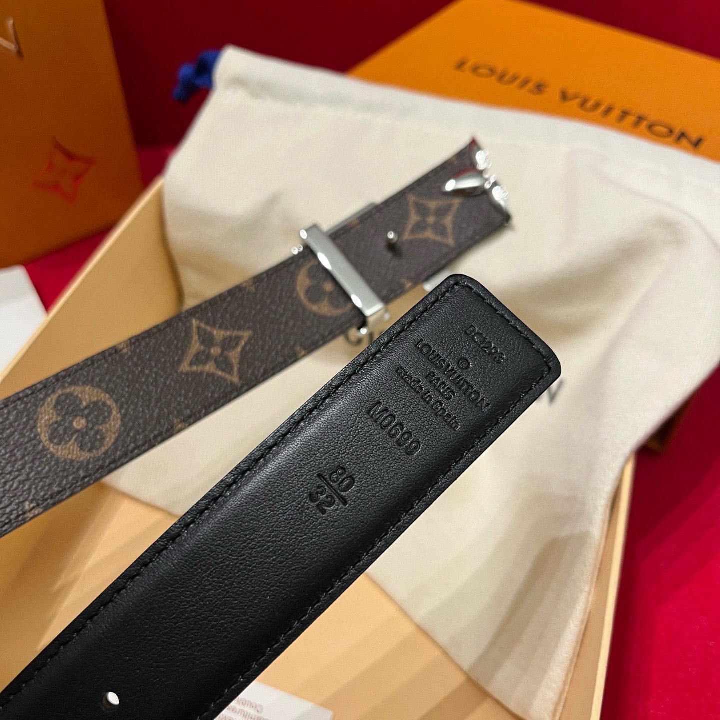 Louis Vuitton Pretty Lv 30 mm Reversible Belt