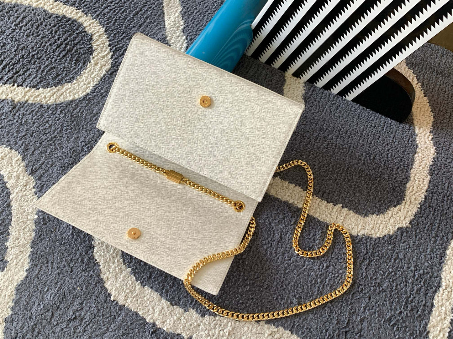 Yves Saint Laurent Kate Medium