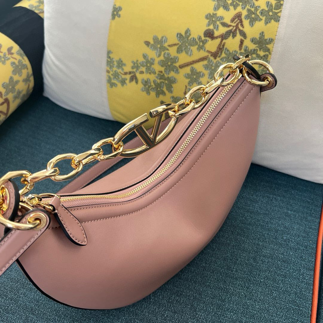 Valentino Vlogo Moon