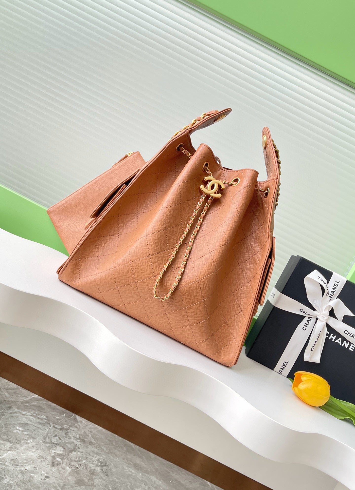 Large 25 Handbag
