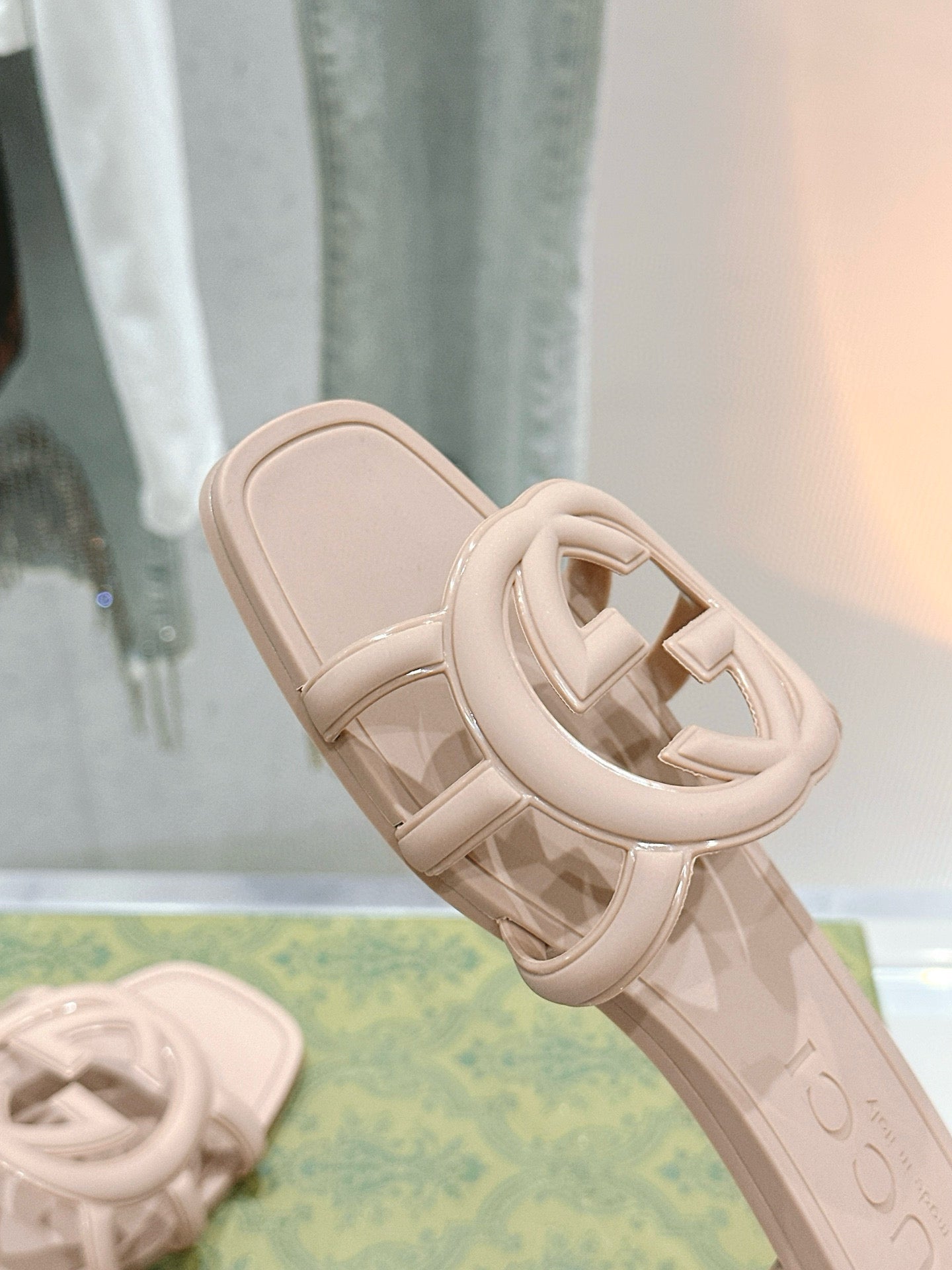Interlocking G Slide Sandal