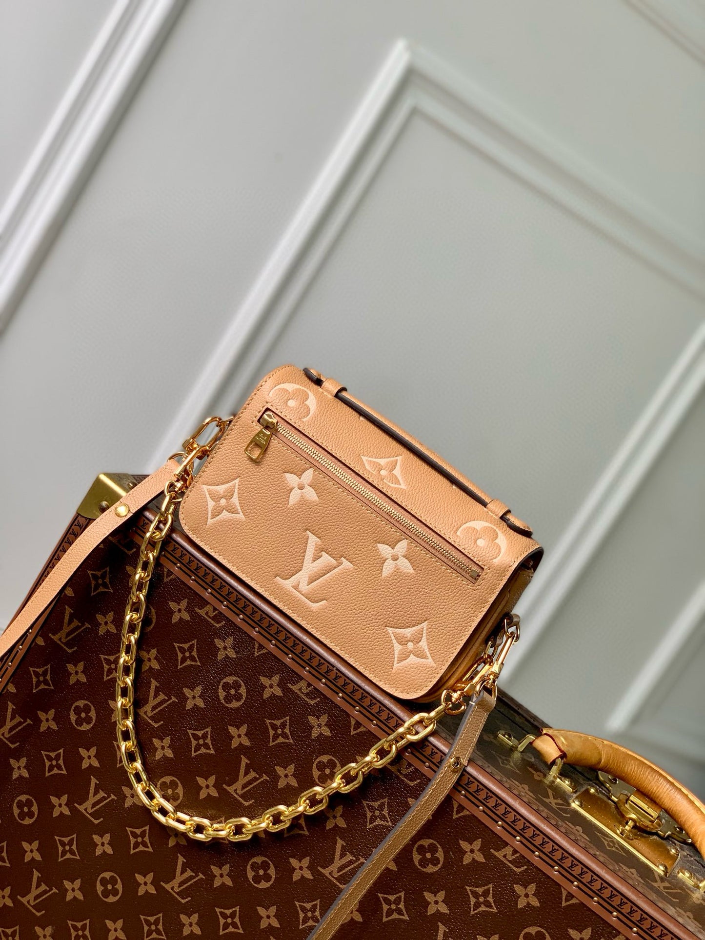 Louis Vuitton Pochette Metis East West