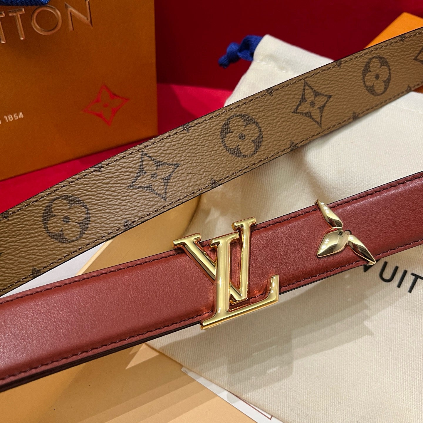 Louis Vuitton Pretty Lv 30 mm Reversible Belt