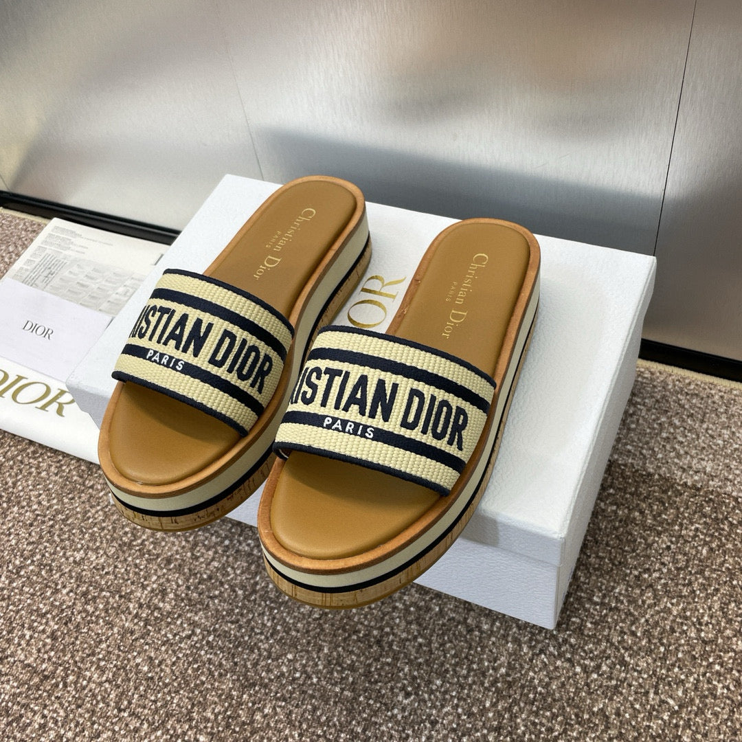 CD Ivıeta Dway Slide